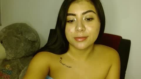 Snapshot of chloe_dolce chatting on 10.03.25 chloe_dolce online show from 10.03.25