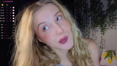 Snapshot of chloe_guidry chatting on 12.12.24 Arianaa Mourrr online show from 12.12.24