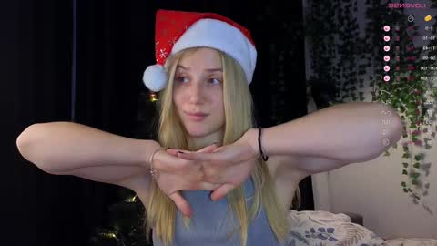 Snapshot of chloe_guidry chatting on 12.21.24 Arianaa Mourrr online show from 12.21.24