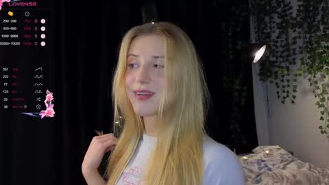 Snapshot of chloe_guidry chatting on 12.23.24 Arianaa Mourrr online show from 12.23.24