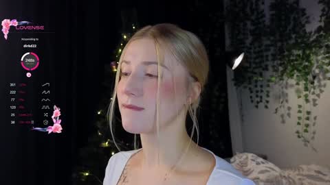 Snapshot of chloe_guidry chatting on 12.24.24 Arianaa Mourrr online show from 12.24.24