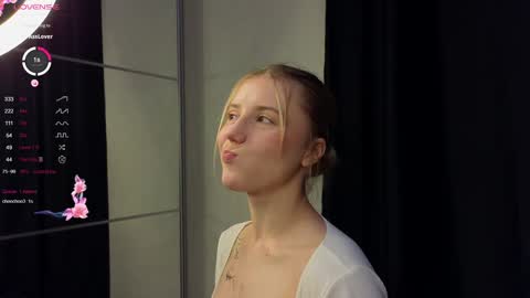 Snapshot of chloe_guidry chatting on 01.14.25 Arianaa Mourrr online show from 01.14.25