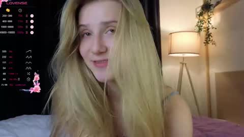 Snapshot of chloe_guidry chatting on 02.13.25 Arianaa Mourrr online show from 02.13.25