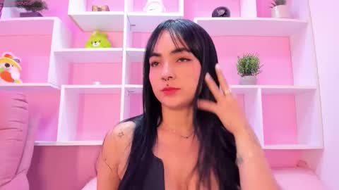 Snapshot of chloeharper1 chatting on 11.29.25 Chloe online show from 11.29.25