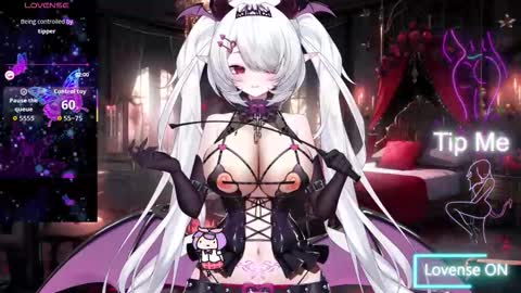 Snapshot of chloelabelle chatting on 10.04.25 Chole online show from 10.04.25