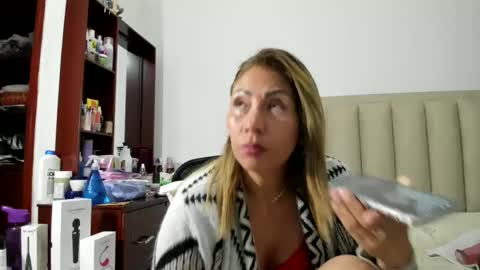 Snapshot of chloemiller__ chatting on 03.06.25 chloemiller online show from 03.06.25