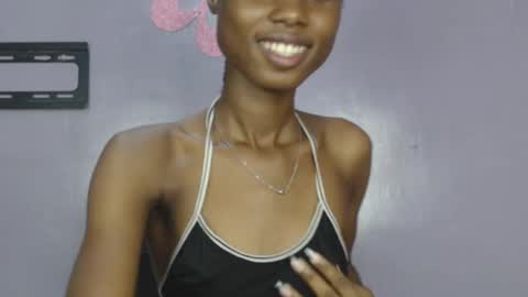 Snapshot of choco_petitqueen chatting on 01.13.25 choco_petitqueen online show from 01.13.25