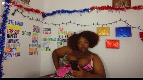 Snapshot of chocolatebunnyxx69 chatting on 12.10.24 Melina online show from 12.10.24