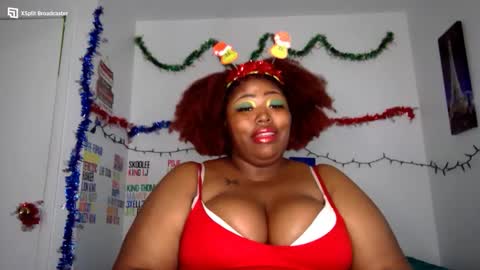 Snapshot of chocolatebunnyxx69 chatting on 12.11.24 Melina online show from 12.11.24