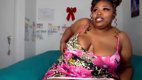 Snapshot of chocolatebunnyxx69 chatting on 01.25.25 Melina online show from 01.25.25