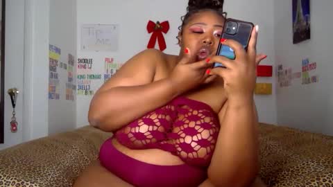 Snapshot of chocolatebunnyxx69 chatting on 02.10.25 Melina online show from 02.10.25