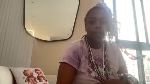 Snapshot of chocolatecakequeen chatting on 12.21.24 ChocolateCakeQueen online show from 12.21.24