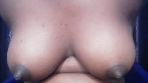 chocoslut22 online show from 11.18.25