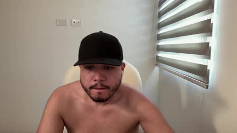 Snapshot of christopherdav chatting on 01.12.25 Chris online show from 01.12.25