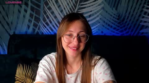 Snapshot of christycrayme chatting on 10.13.25 ChristyCrayme online show from 10.13.25