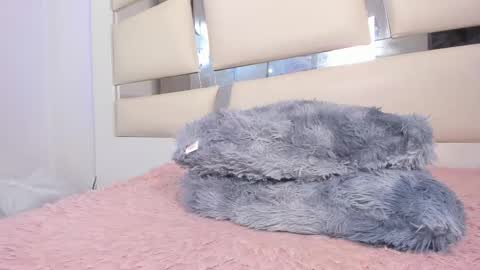 instagram chrystaljade.1 online show from 02.22.25