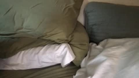 Snapshot of chubbeebear chatting on 10.03.25 lOOking4me online show from 10.03.25