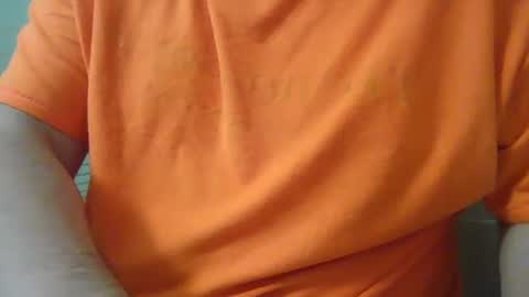 Snapshot of chubbycub14 chatting on 10.10.25 chubbycub14 online show from 10.10.25