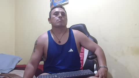 Snapshot of chupameloxxx3 chatting on 01.04.25 el papi online show from 01.04.25