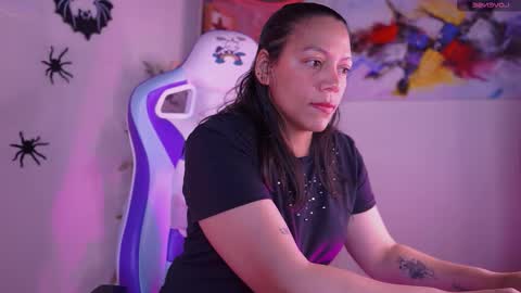 Snapshot of cielo_andrade chatting on 10.18.25 Cielo online show from 10.18.25