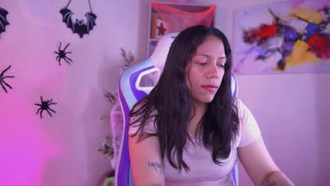 Snapshot of cielo_andrade chatting on 10.20.25 Cielo online show from 10.20.25