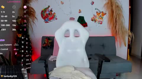 Snapshot of ciindy_lovee chatting on 12.18.24 Ciindy Lovers online show from 12.18.24