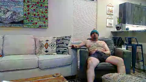 Snapshot of cinapw chatting on 02.18.25 cinapw online show from 02.18.25