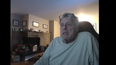 Snapshot of cjscout chatting on 12.11.24 cjscout online show from 12.11.24