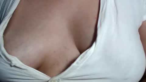 CLARA AT YOUR SERVICE online show from 01.06.25