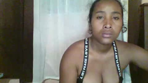 Snapshot of clarah0123 chatting on 10.20.25 Clarah0123 online show from 10.20.25