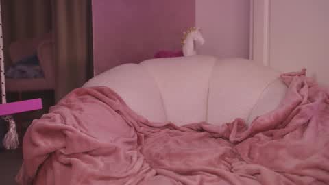 ClaraHazel online show from 09.11.25