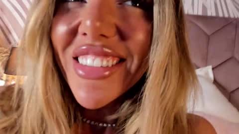 ClaraHazel online show from 10.12.25