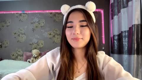 Yuna online show from 11.30.25