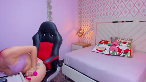 Snapshot of clarise_hall chatting on 12.06.24 C L A R I S E online show from 12.06.24