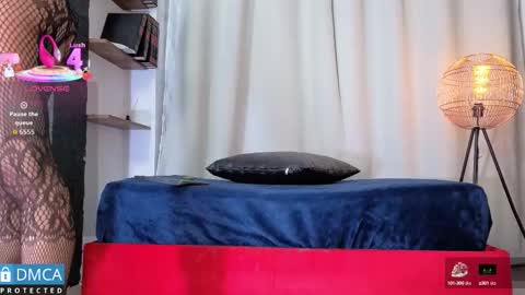 Clhoe online show from 10.06.25