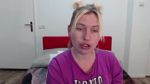 Syl  online show from 02.04.25