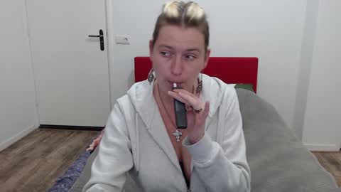 Syl  online show from 02.05.25