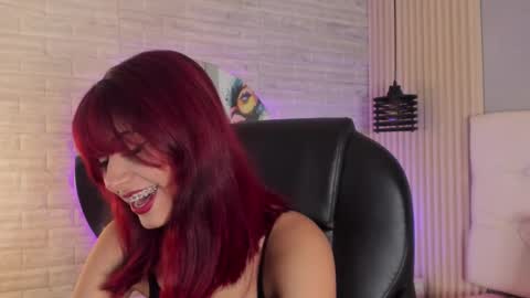 Snapshot of cloe__hills chatting on 12.11.24 Cloe online show from 12.11.24