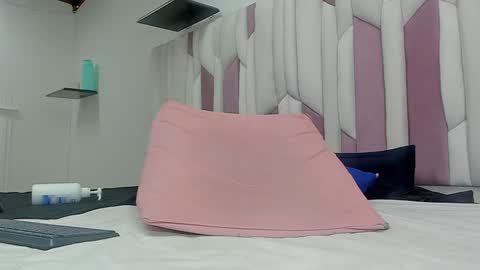 Snapshot of cloe_stanfort chatting on 01.14.25 Cloe Stanfort online show from 01.14.25