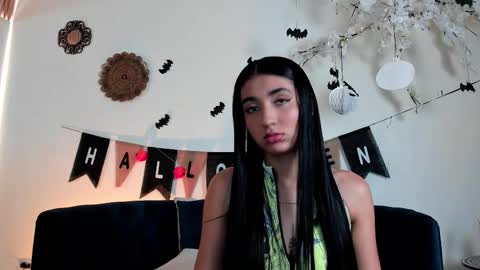 Snapshot of cloe_taylor__ chatting on 10.19.25 CLOE online show from 10.19.25