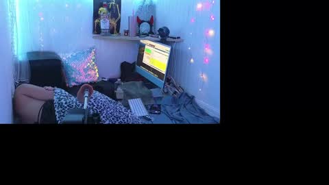 Snapshot of clover51980 chatting on 12.23.24 Clover51980 online show from 12.23.24