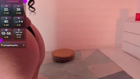 Snapshot of clover_tter_ chatting on 11.13.25 Chloe online show from 11.13.25