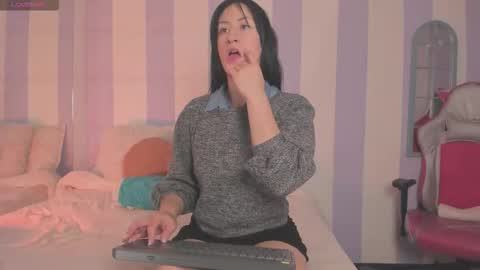 Snapshot of clover_tter_ chatting on 11.28.25 Chloe online show from 11.28.25