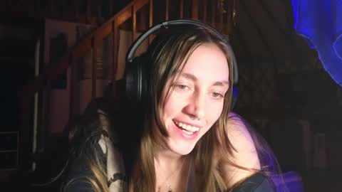 Snapshot of clover_tully chatting on 01.14.25 Clover online show from 01.14.25