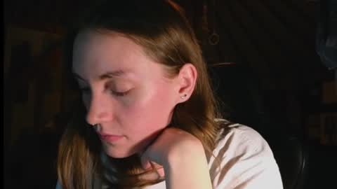 Snapshot of clover_tully chatting on 02.28.25 Clover online show from 02.28.25
