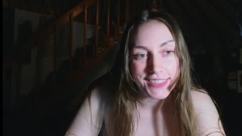 Snapshot of clover_tully chatting on 03.11.25 Clover online show from 03.11.25