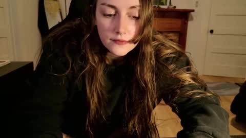 Snapshot of clover_tully chatting on 09.26.25 Clover online show from 09.26.25