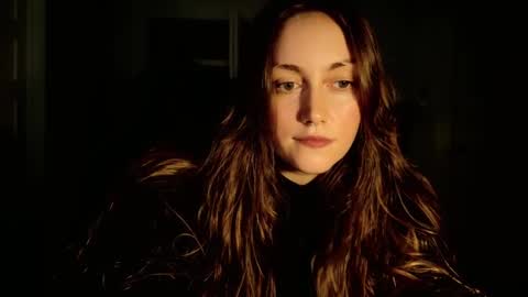 Snapshot of clover_tully chatting on 09.29.25 Clover online show from 09.29.25