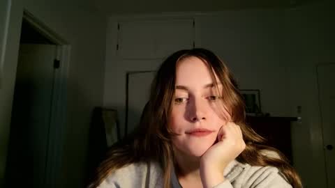 Snapshot of clover_tully chatting on 10.18.25 Clover online show from 10.18.25