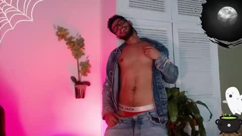 Snapshot of colby_smit chatting on 10.01.25 Colby online show from 10.01.25